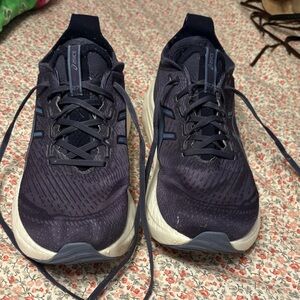 ASICS gel nimbus 27 men’s size 10